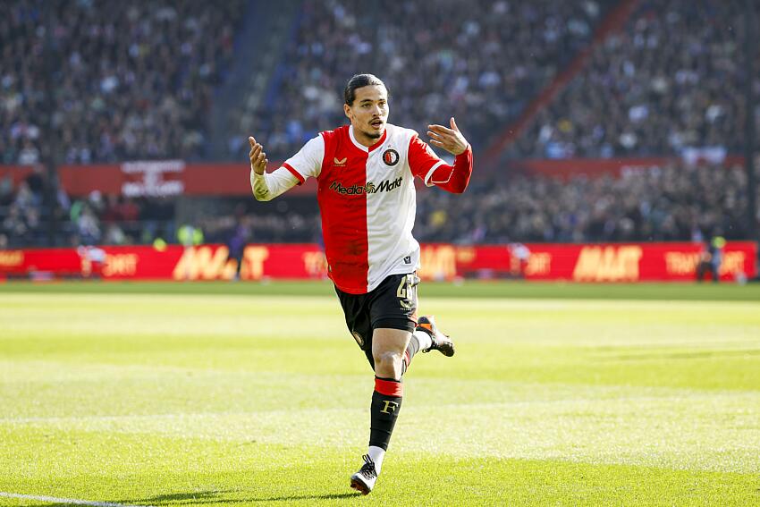 Mercato : Anis Hadj Moussa attire Sunderland et confirme son statut de pépite algérienne