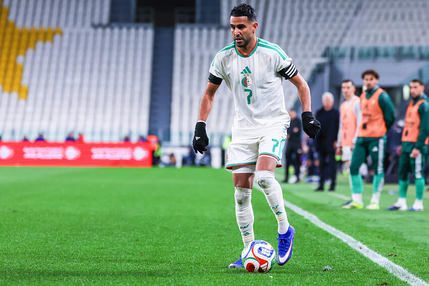 Riyad Mahrez tourne la page avec l’Algérie, mais prolonge son aventure en Arabie saoudite