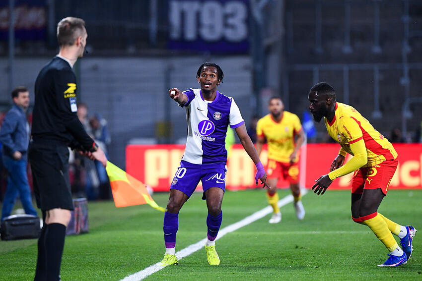 Toulouse plombé avant Lens : Yann Gboho expulsé et forfait pour la demi-finale