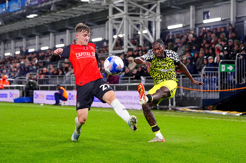 Rotherham : Jili Buyabu rassuré par Alex Bruce après le nul contre Newport !